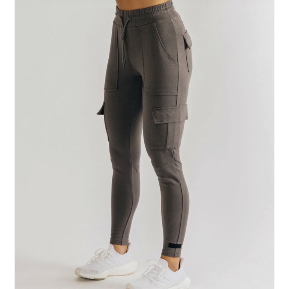 Alphalete Size M Identity Cargo Joggers